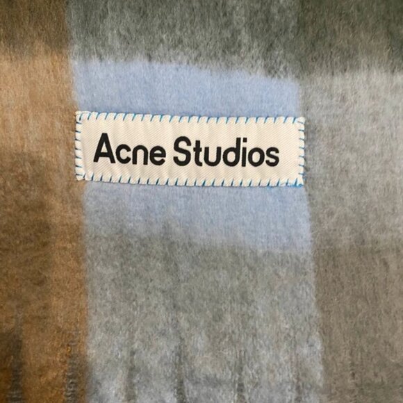 Acne Studios Scarf - Picture 3 of 4